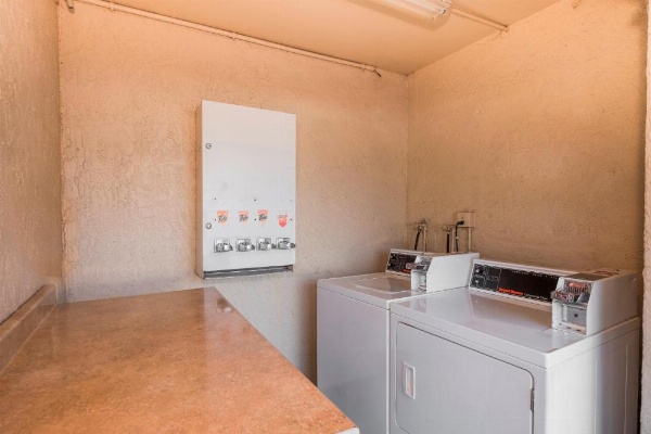 Red Roof Inn Orlando South - Florida Mall image 11